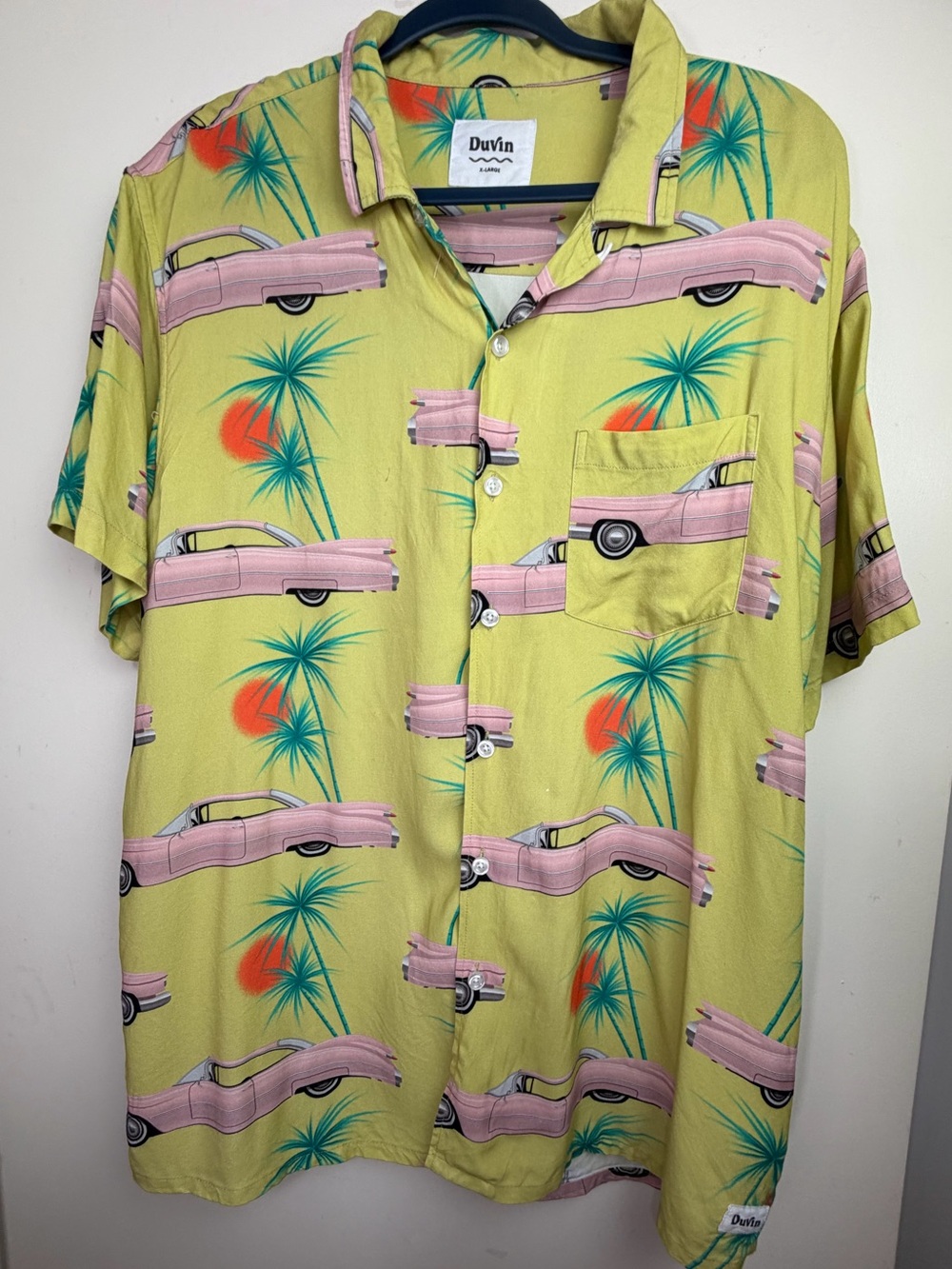 Duvin Yellow Tropical Retro Pink Car Print Rayon Button Up Lightweight Shirt XL